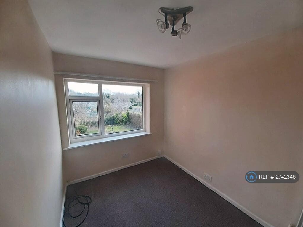 4 Bedroom Semi-Detached House For Rent In Beech Avenue, York, Yo24 Image 11