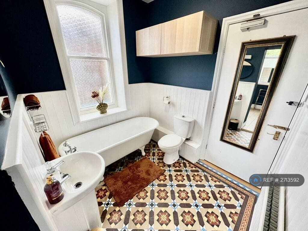 1 Bedroom Flat For Rent In Acomb Road, York, Yo24 Image 2