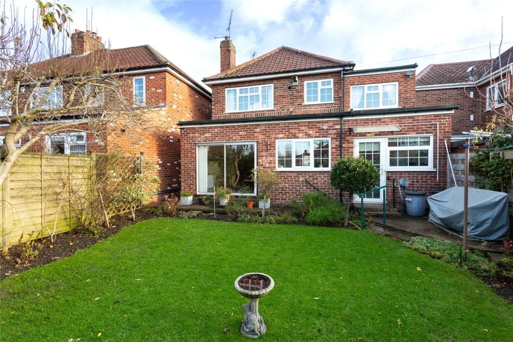 4 bedroom detached house for sale in Huntington Road, York, North Yorkshire, YO31 Image 3