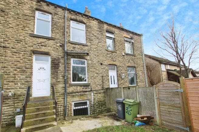 2 bed Terraced to rent in batley