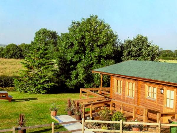 Accommodation at Thornlea Log Cabin in liverton