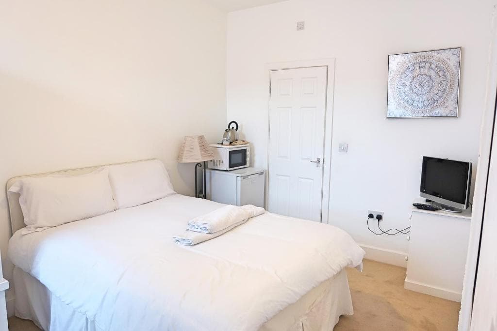 Accommodation at Whitburn House Free Internet TV Near Town Centre in doncaster