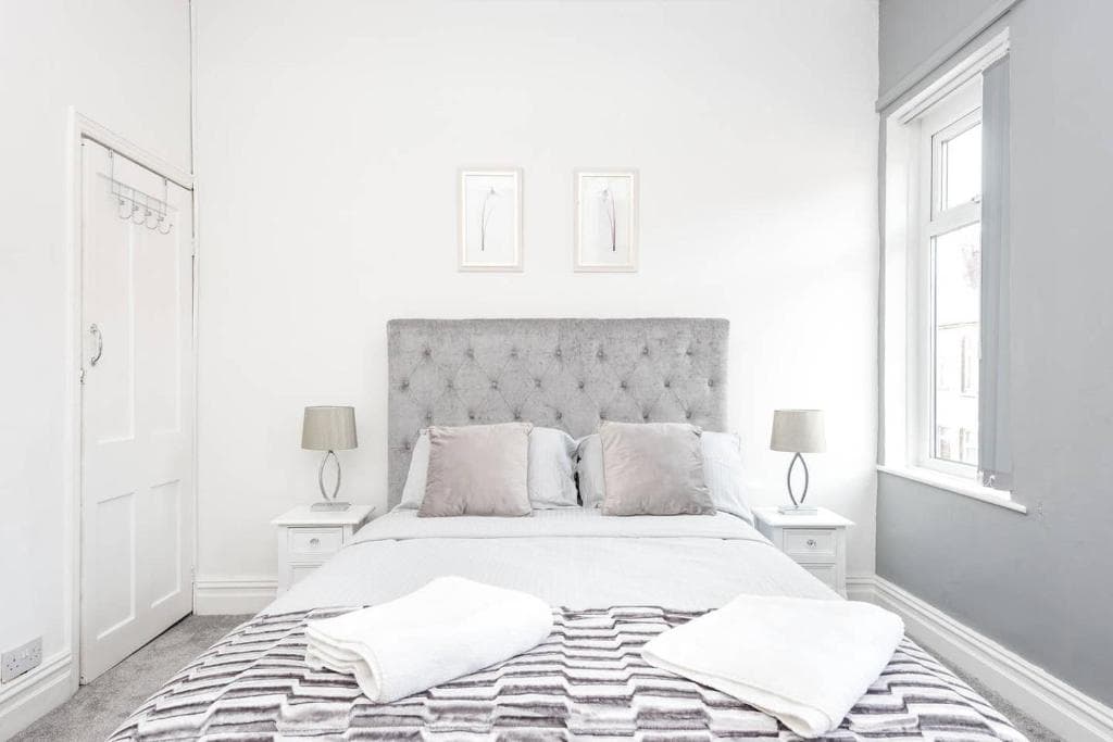 Accommodation at The Queen Vic - Near the Racecourse in york