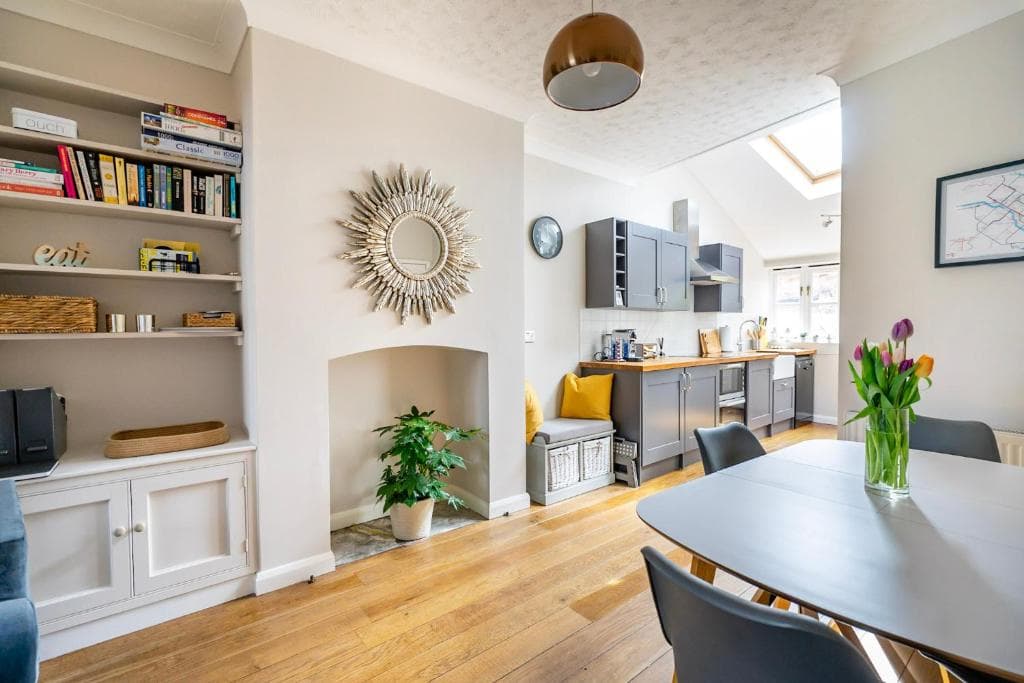 3 Darnborough Street