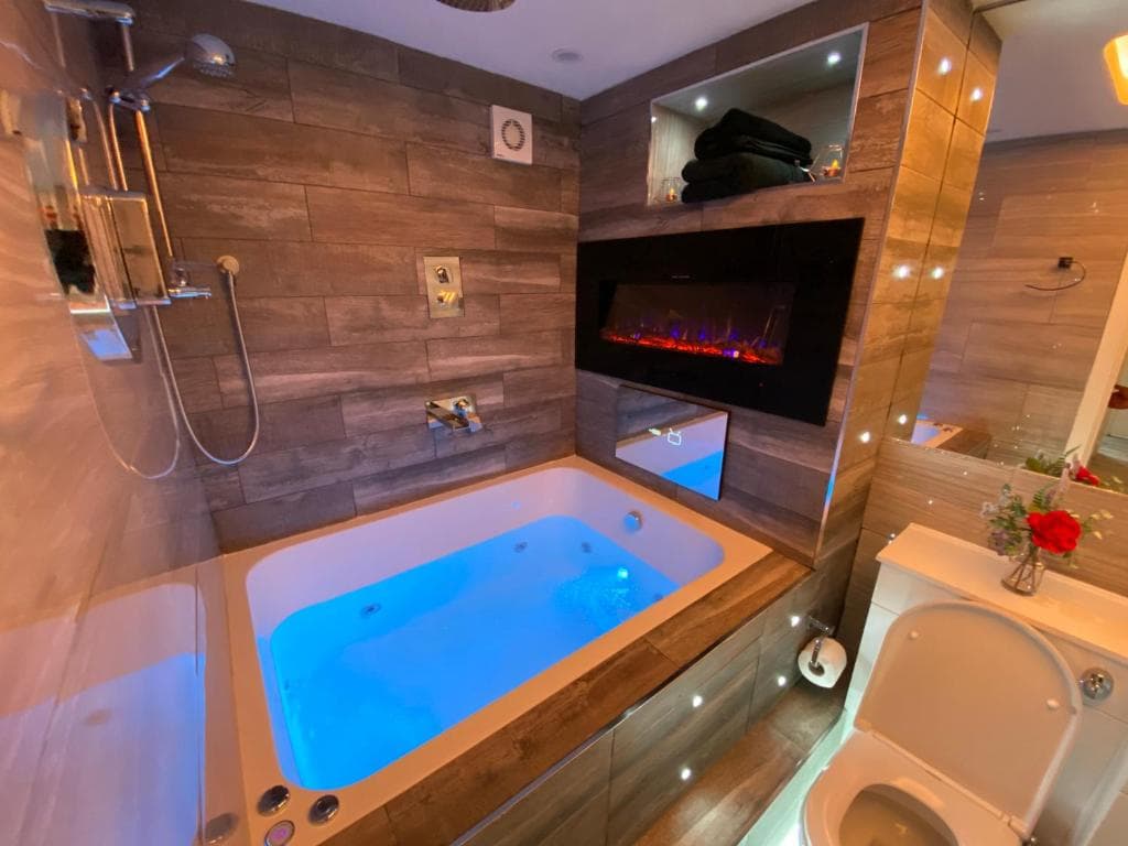 Accommodation at Serenity Apartments Bradford in bradford