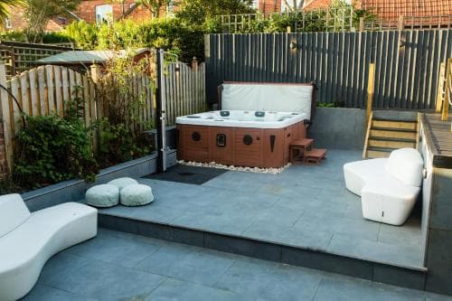 Villa Neptune at Rounton Villa - Hot Tub - Parking