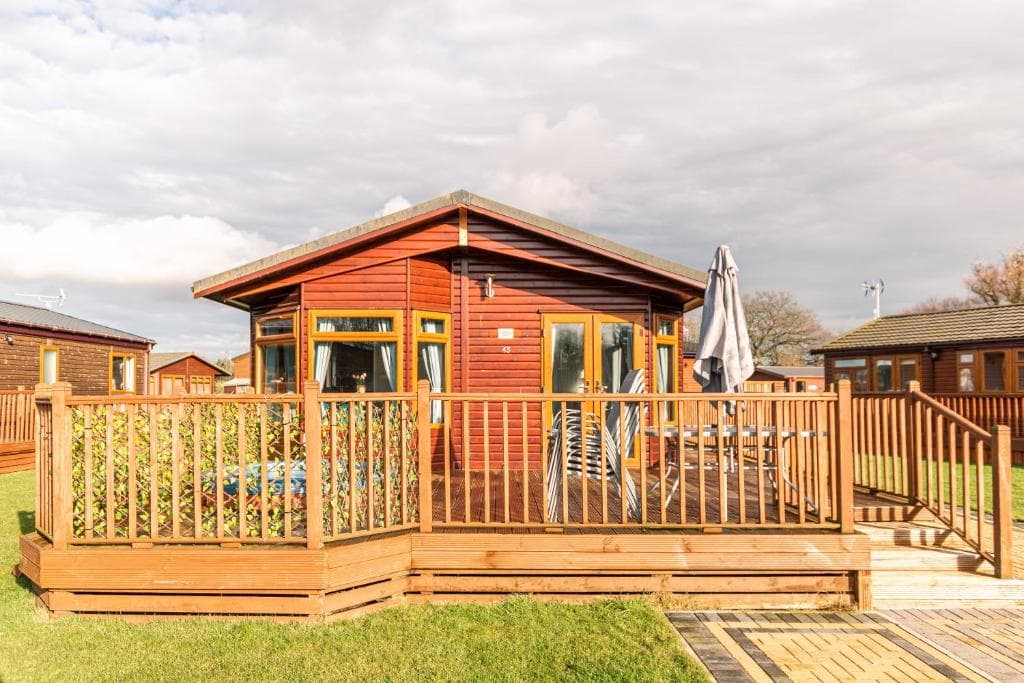 Accommodation at Flamingo Lodge With Hot Tub in malton