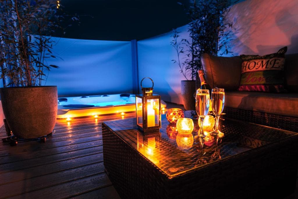 Bluebell Lodge with Hot Tub