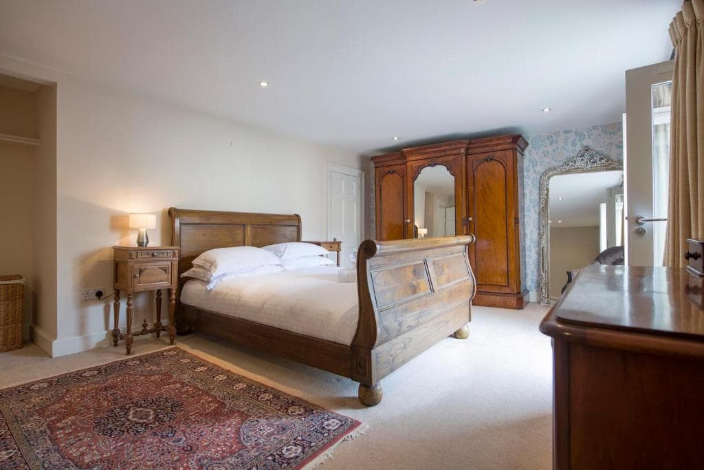 Accommodation at St Helen's House with Minster views in york