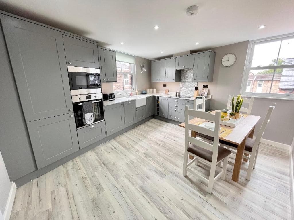 Accommodation at Old Yarn Apartment - Close to city walls in york