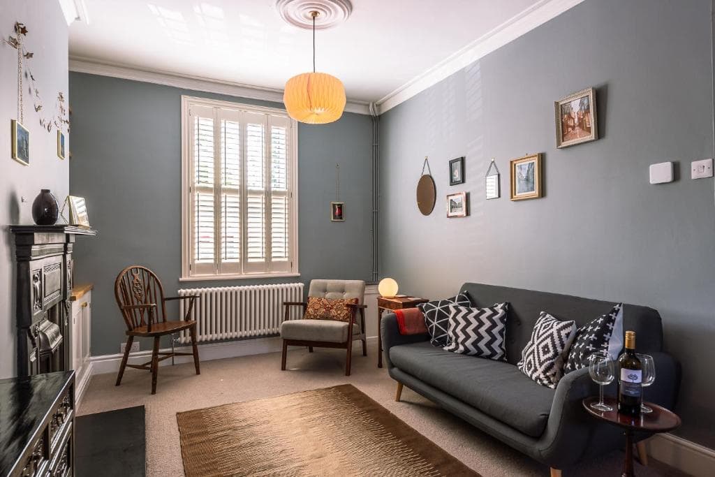 12 Scarborough Terrace