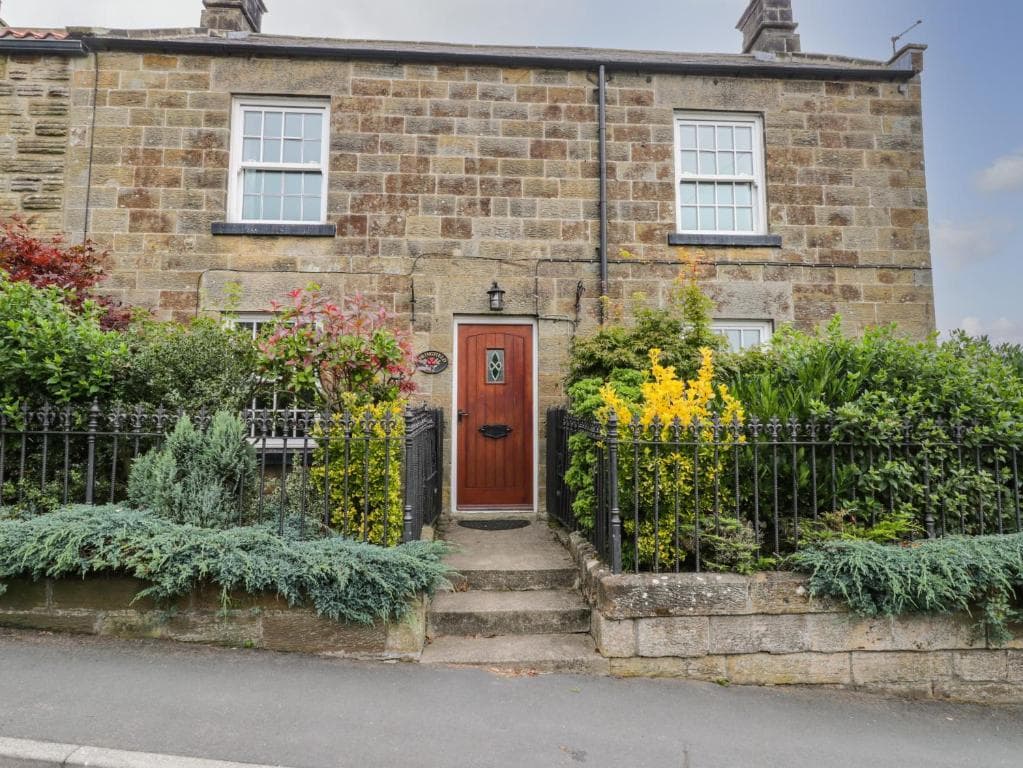 Visit Castleton north yorkshire: The Expert Village Guide to Things to ...