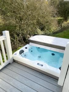 Yorkshire Lodge with Hot Tub