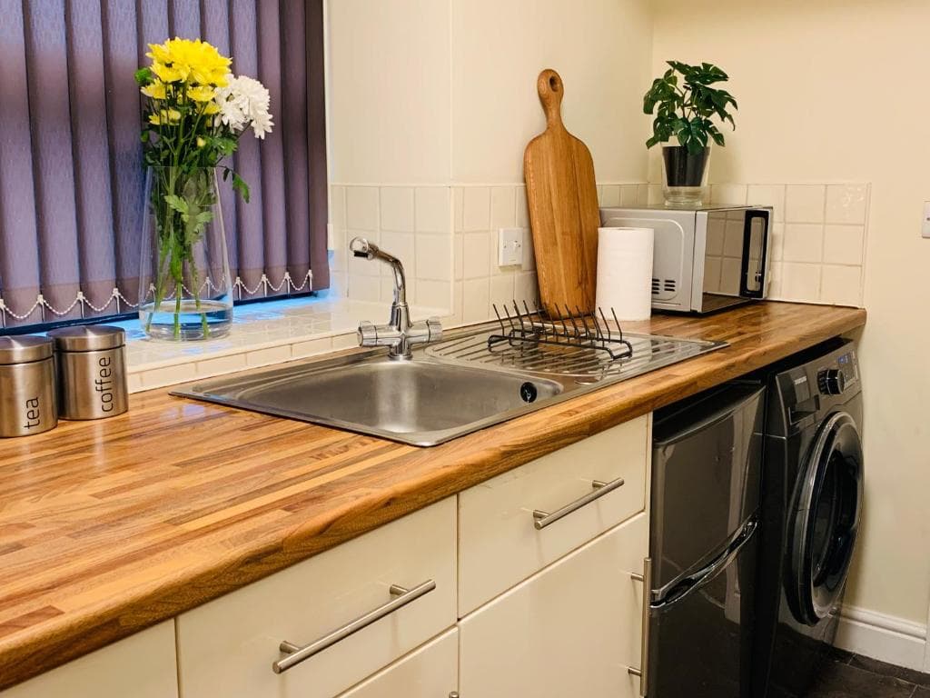 Accommodation at The Old Forge 5 Minutes From The Motorway With Parking in wibsey