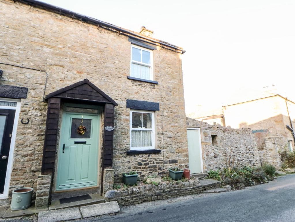 Accommodation at Myrtle Cottage, Leyburn in west witton