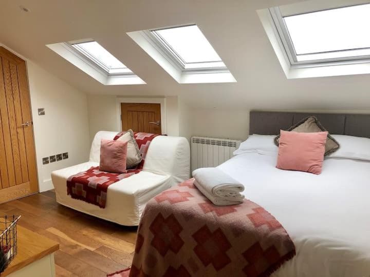 Dennington Apartments STUDIO