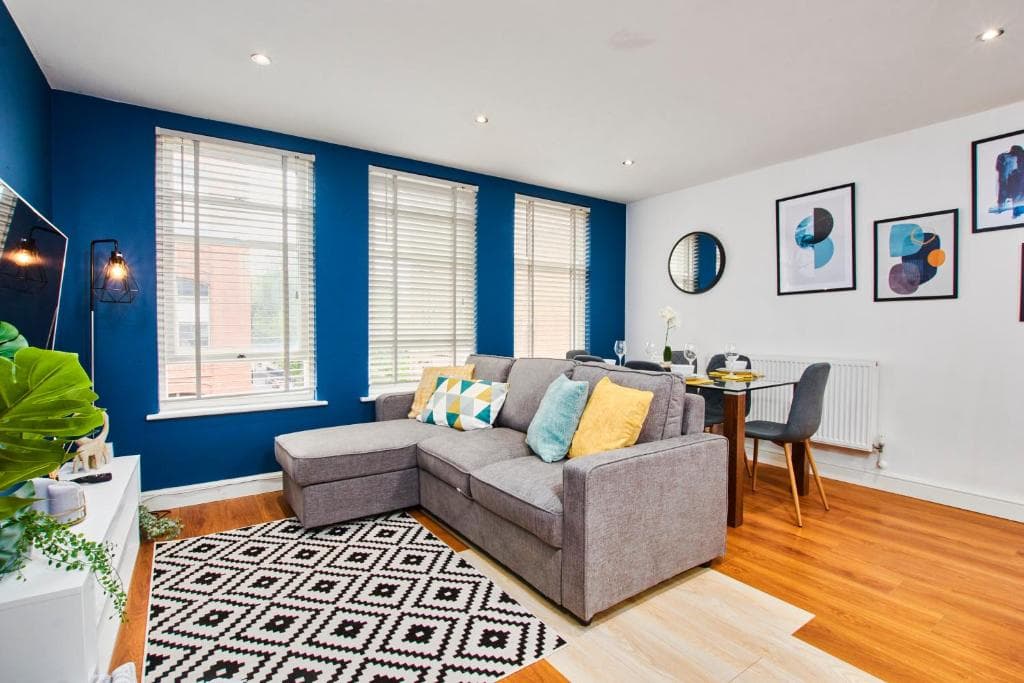 Accommodation at Stunning City Centre 3 Bed, 3 Bath - Sleeps 8! in leeds