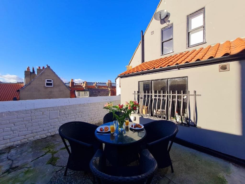 Accommodation at Cyanacottages-Speedy's Cottage in whitby