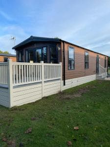 Dakota Lodge with Hot Tub