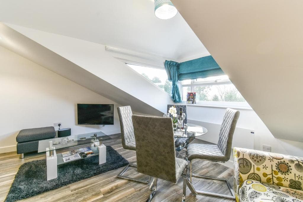 Windmill View Loft Apartment