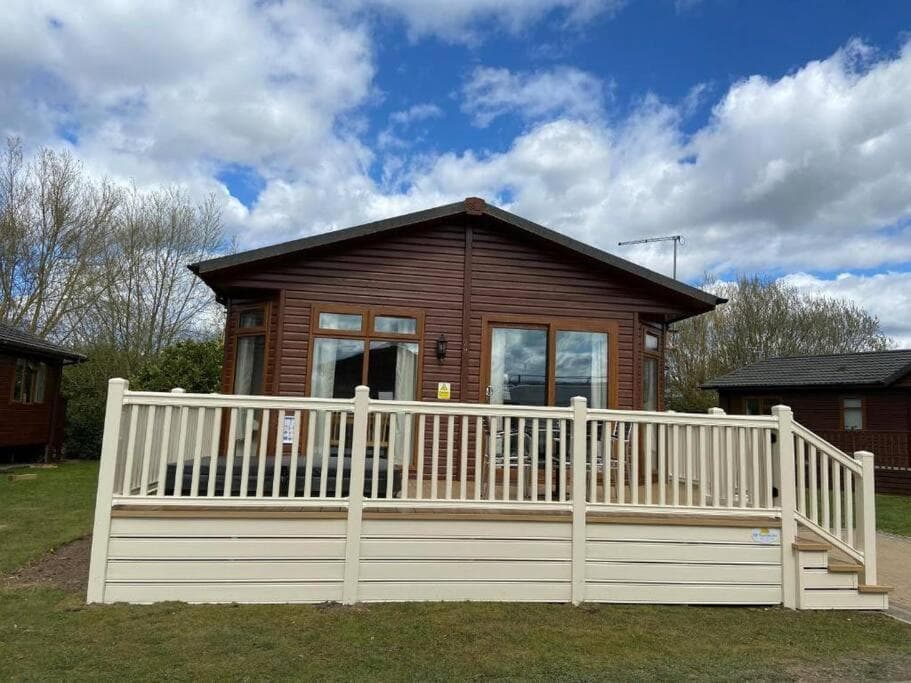 Accommodation at Daisy Lodge with Hot Tub in malton
