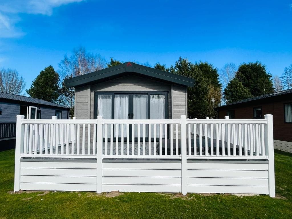 Honey Bee Lodge With Hot Tub