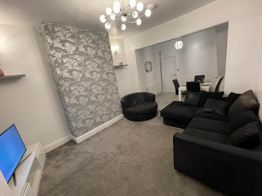 Accommodation at Cheerful -2 Bedroom Holiday Home in hull