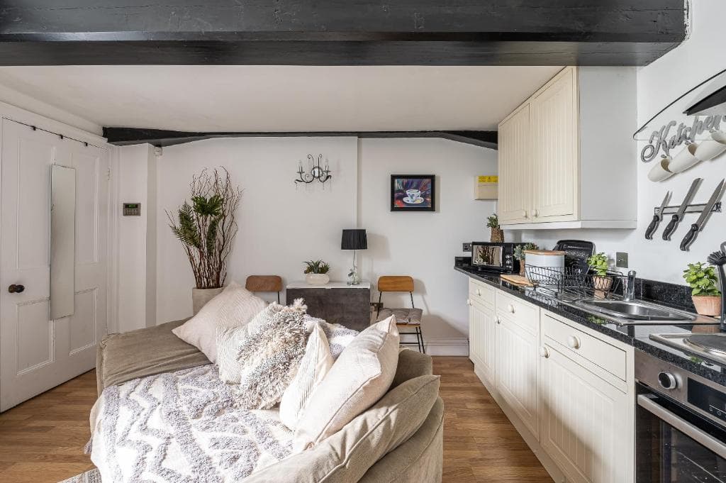 1 Bed Central Garden Apartment