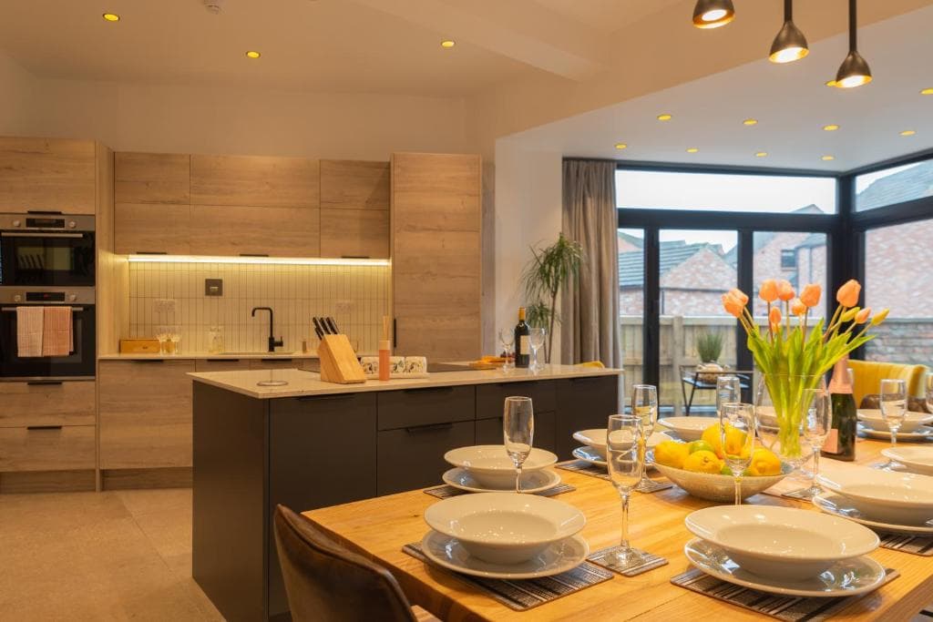 Escape 2 Unwind, At The Parade