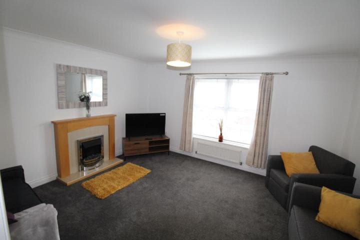 Accommodation at SUPER 7 PERSON 3 BEDROOM 3 BATHROOM HOUSe! in hull