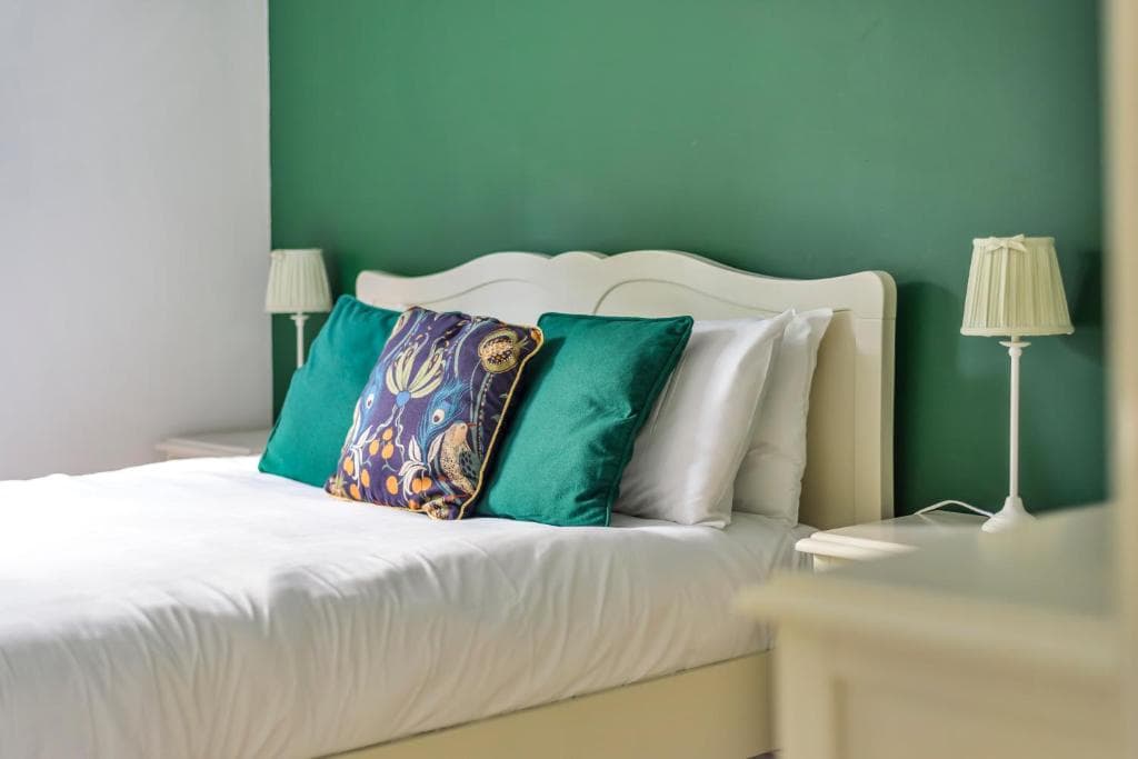 St James Court - 2 bed house 10 mins to York Station