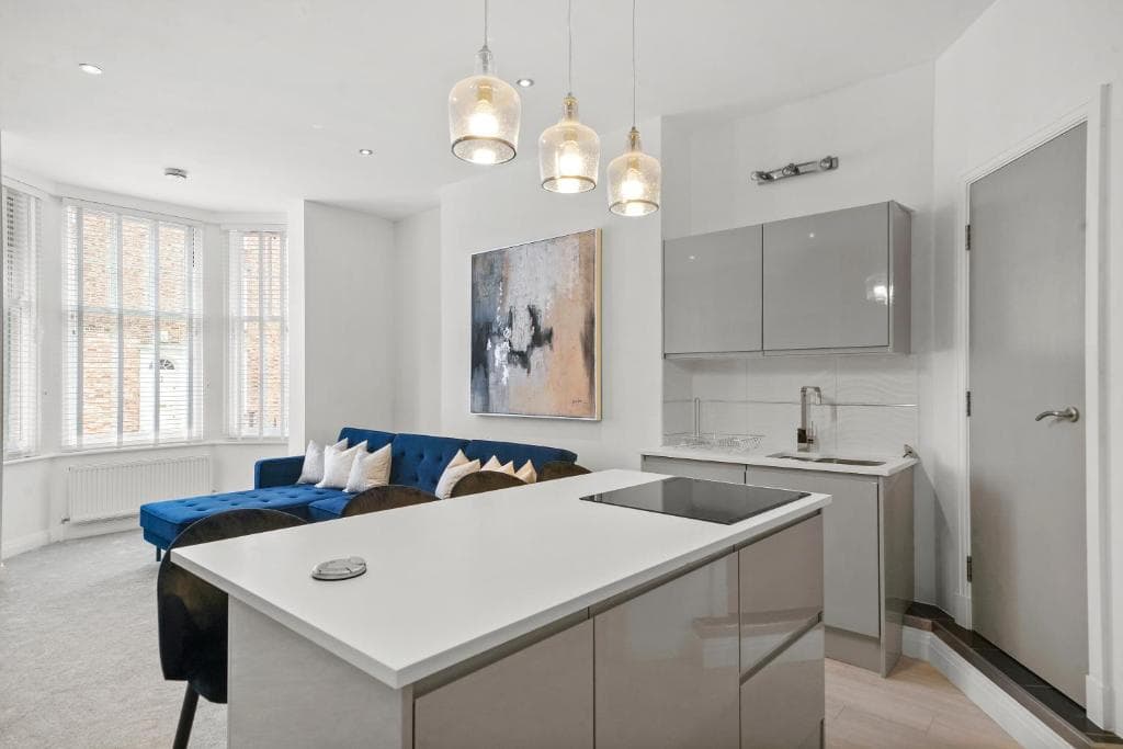 Accommodation at The Hamptons Apartment + Underground Spa Bathroom in york