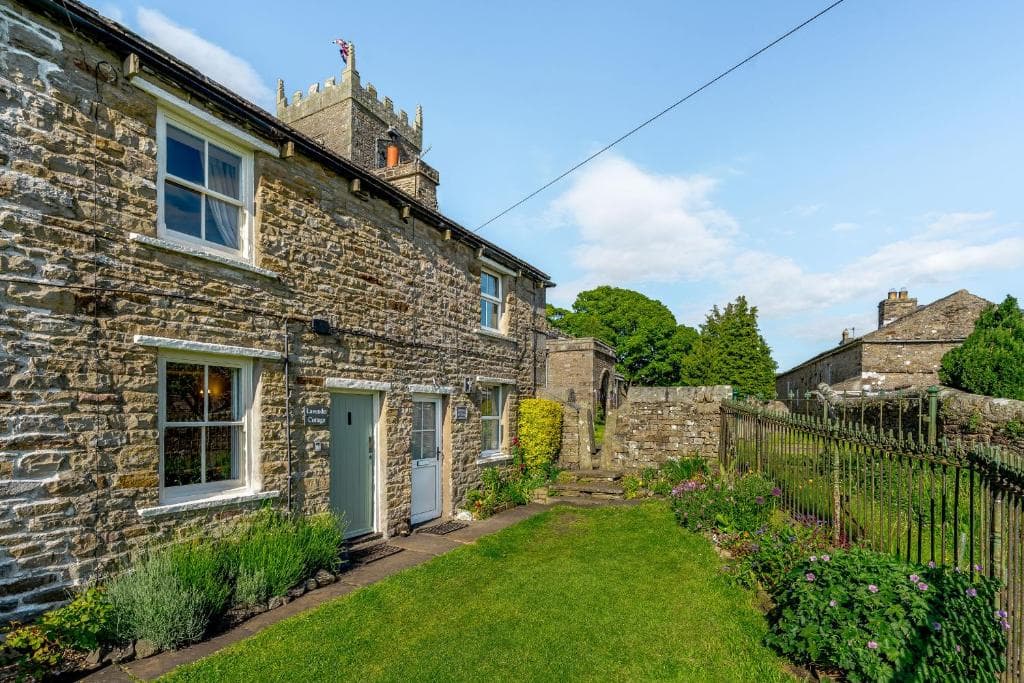 Accommodation at Lavender Cottage, Leyburn in askrigg