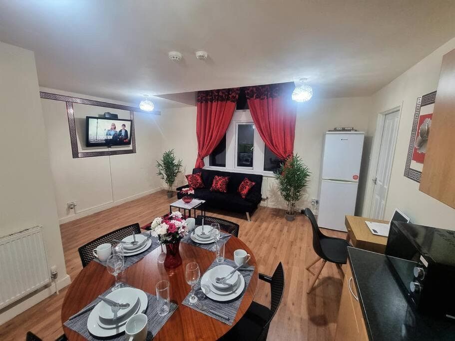 *G11H* for a cosy luxurious lovely stay + Free Parking + Free Fast WiFi perfect for work or pleasure*