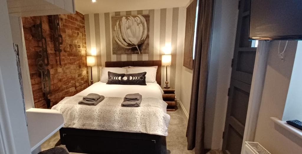 Accommodation at Dragon's Retreat 2 bedroom apartment in harrogate