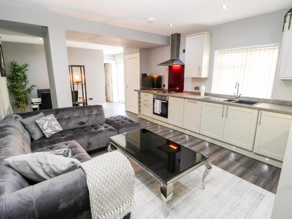 Accommodation at The Coach House, 4, St John's North Apartments in wakefield