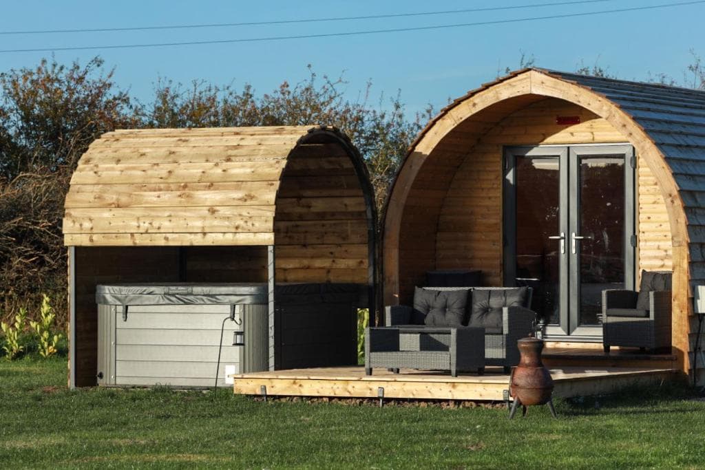 Little Meadow Pods - Sleep 2-4 with Hot Tub