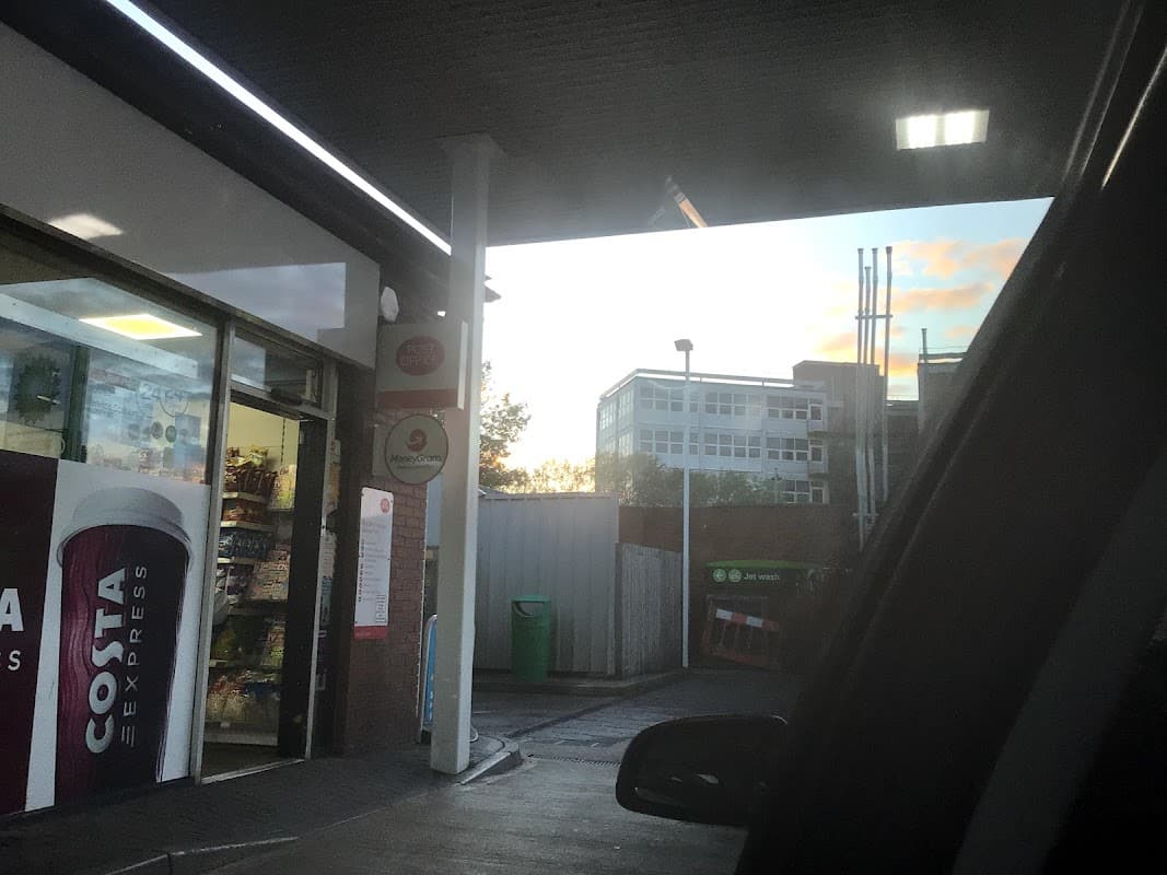 bp - Petrol Stations in leeds