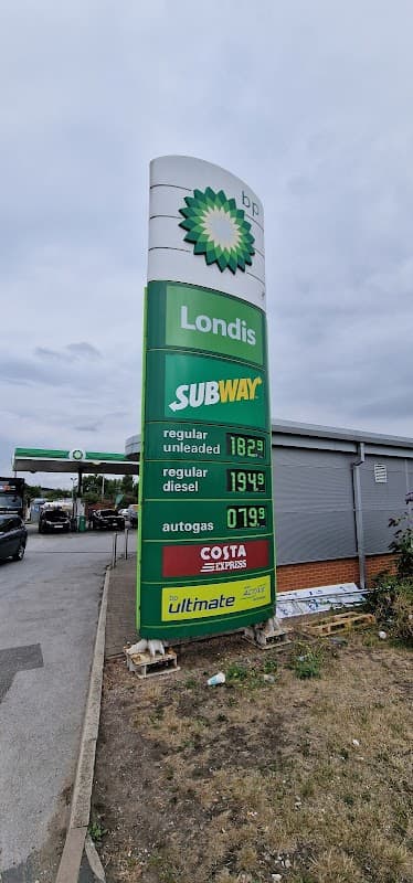 bp - Petrol Stations in manor