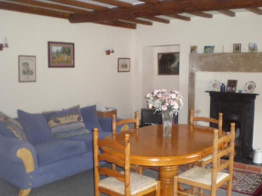 Riverside House Image 9