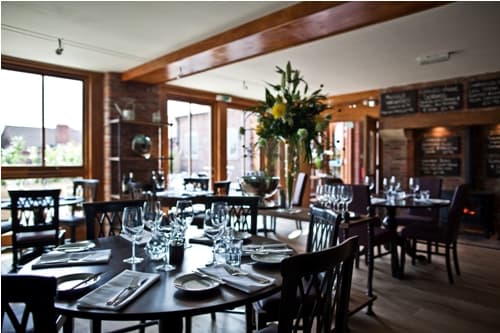 The Oak Tree Inn Image 3