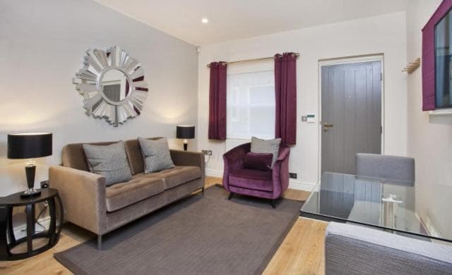 Bootes Cottage Image 3