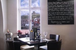 Harrys lounge Image 1