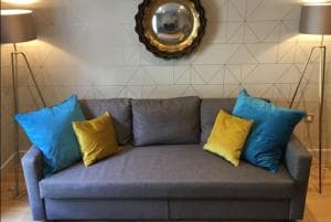 Central york apartment * gold sofa* parking sometimes available Image 8