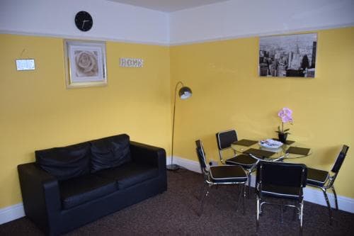 Jo Chanterlands Fairview House Image 3