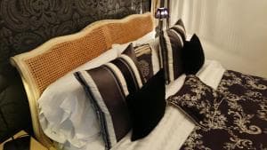 Teardrop Cottage Image 2