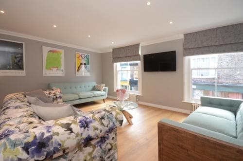 Fossgate Luxury Duplex City Centre Apartment Image 3