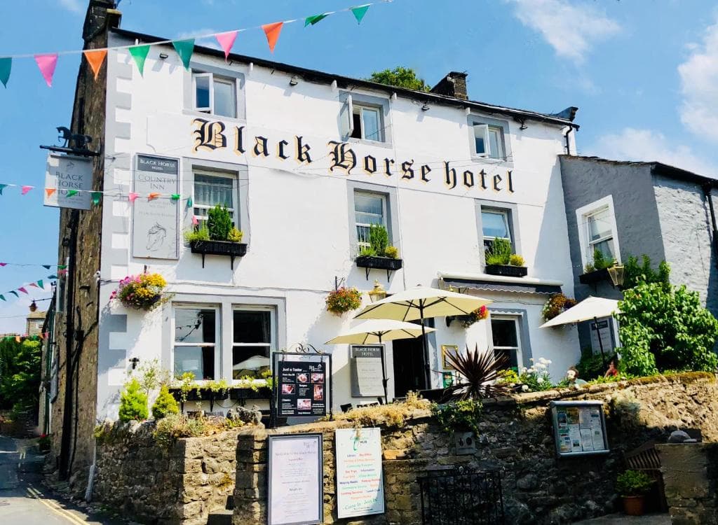 Black Horse Hotel Image 1