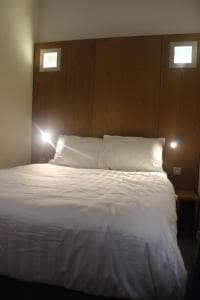 Corona Hotel Rotherham Sheffield Meadowhall Image 2