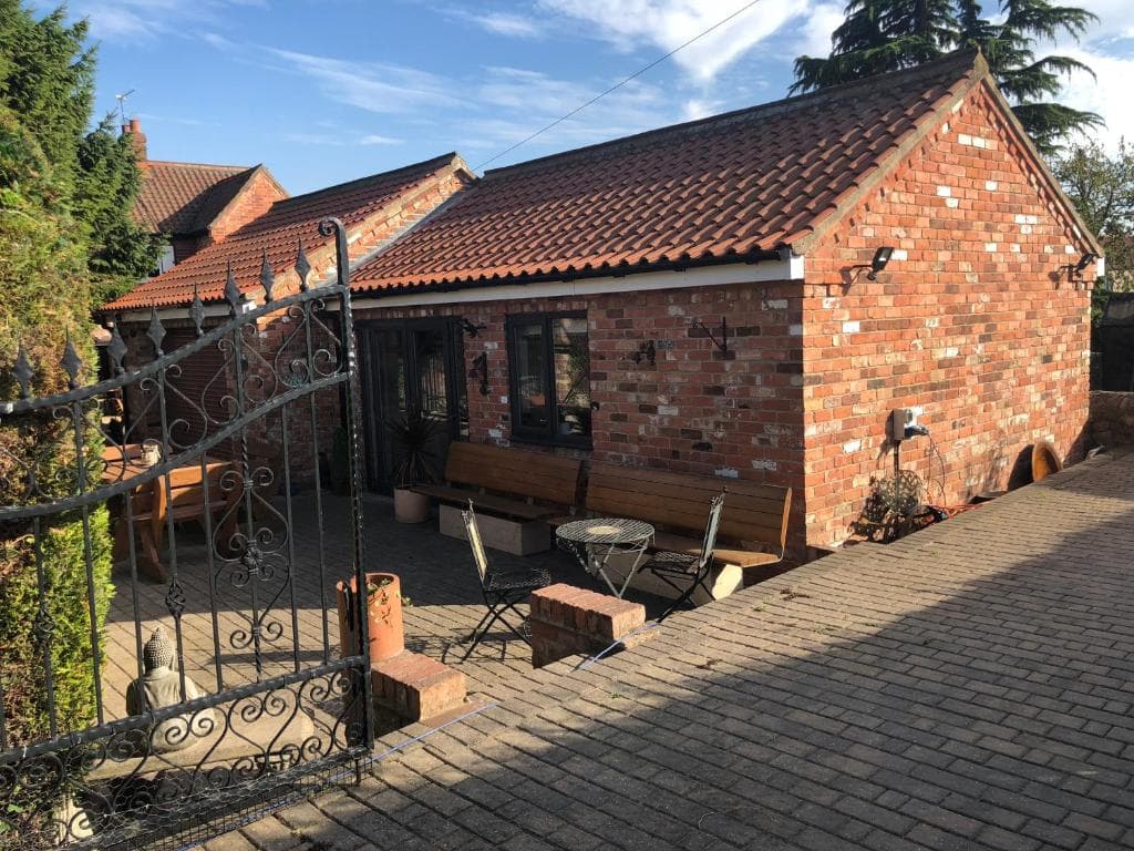 bailiffs cottage annex Image 2